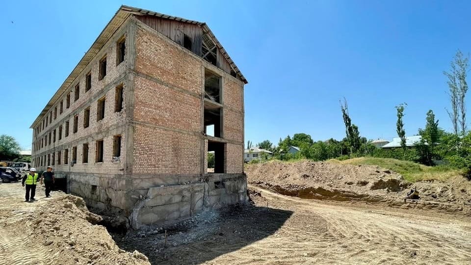 В Оше недострой перепрофилируют под школу на 275 учеников – она откроется к 1 сентября