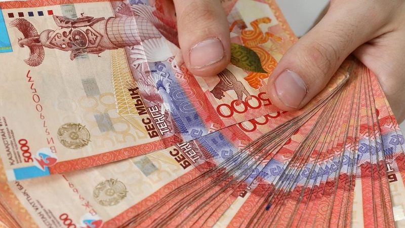 Тенге резко подорожал, евро прибавил 0.5 сома — курс валют в Бишкеке 24 июня изображение публикации