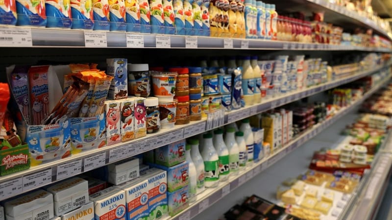 Молочку и молокосодержащие продукты в магазинах КР обяжут разделять по витринам изображение публикации